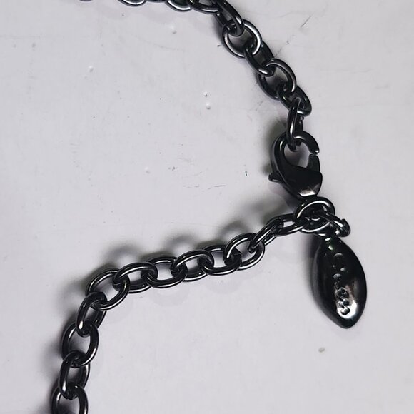 💜A light purple holographic color Guess Necklace - Picture 9 of 9